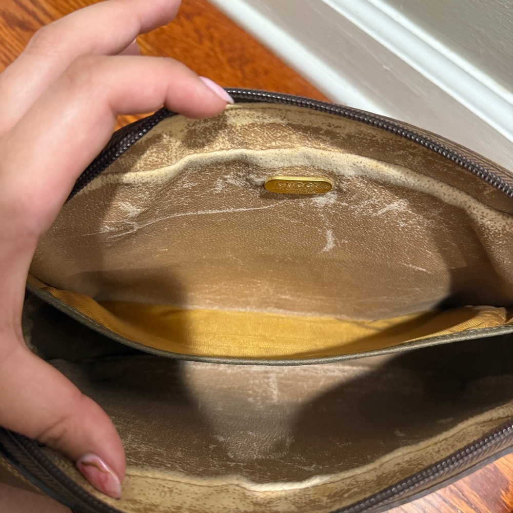Gucci Plus Vintage Toiletry Bag - Picture 9 of 9